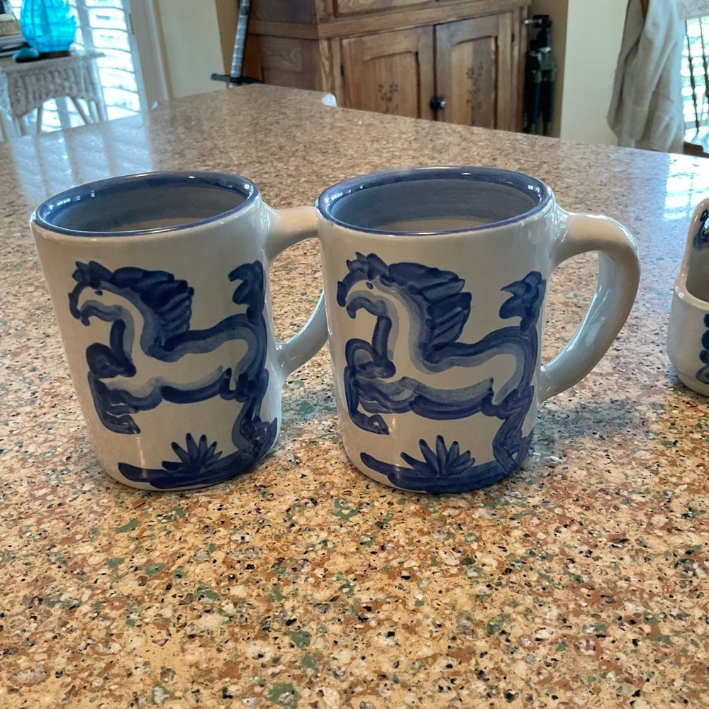 Collectible pair  of MA Hadley stoneware pottery farm ranch horse EUC mugs